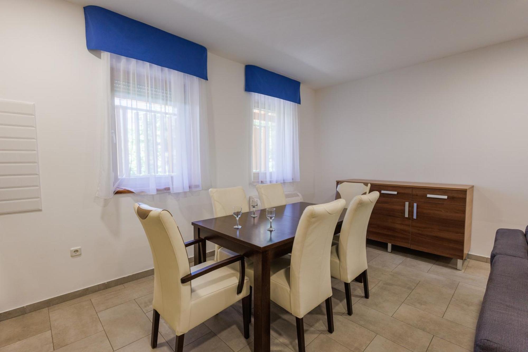 Jacht Apartmanok バラトンフレド エクステリア 写真