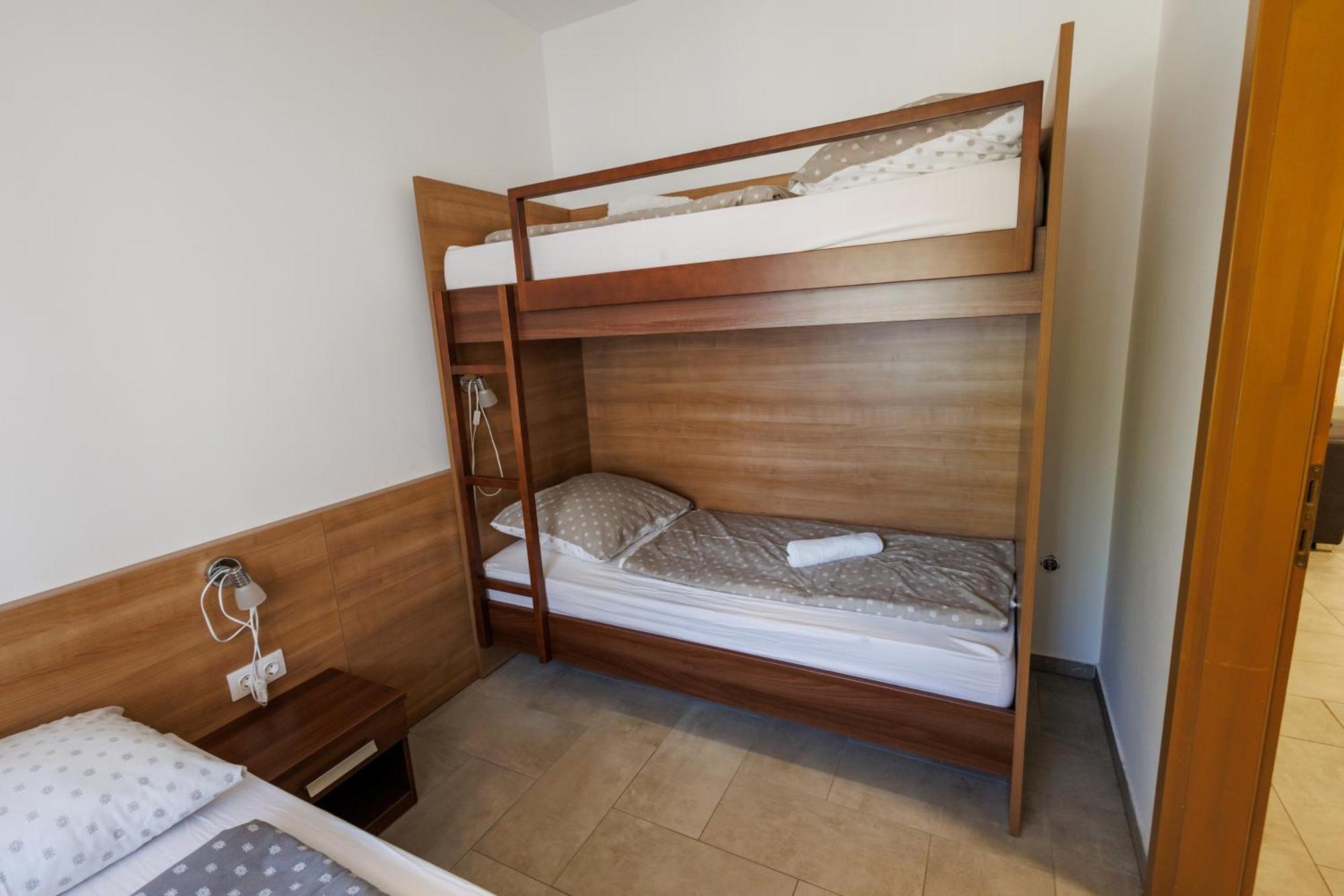 Jacht Apartmanok バラトンフレド エクステリア 写真