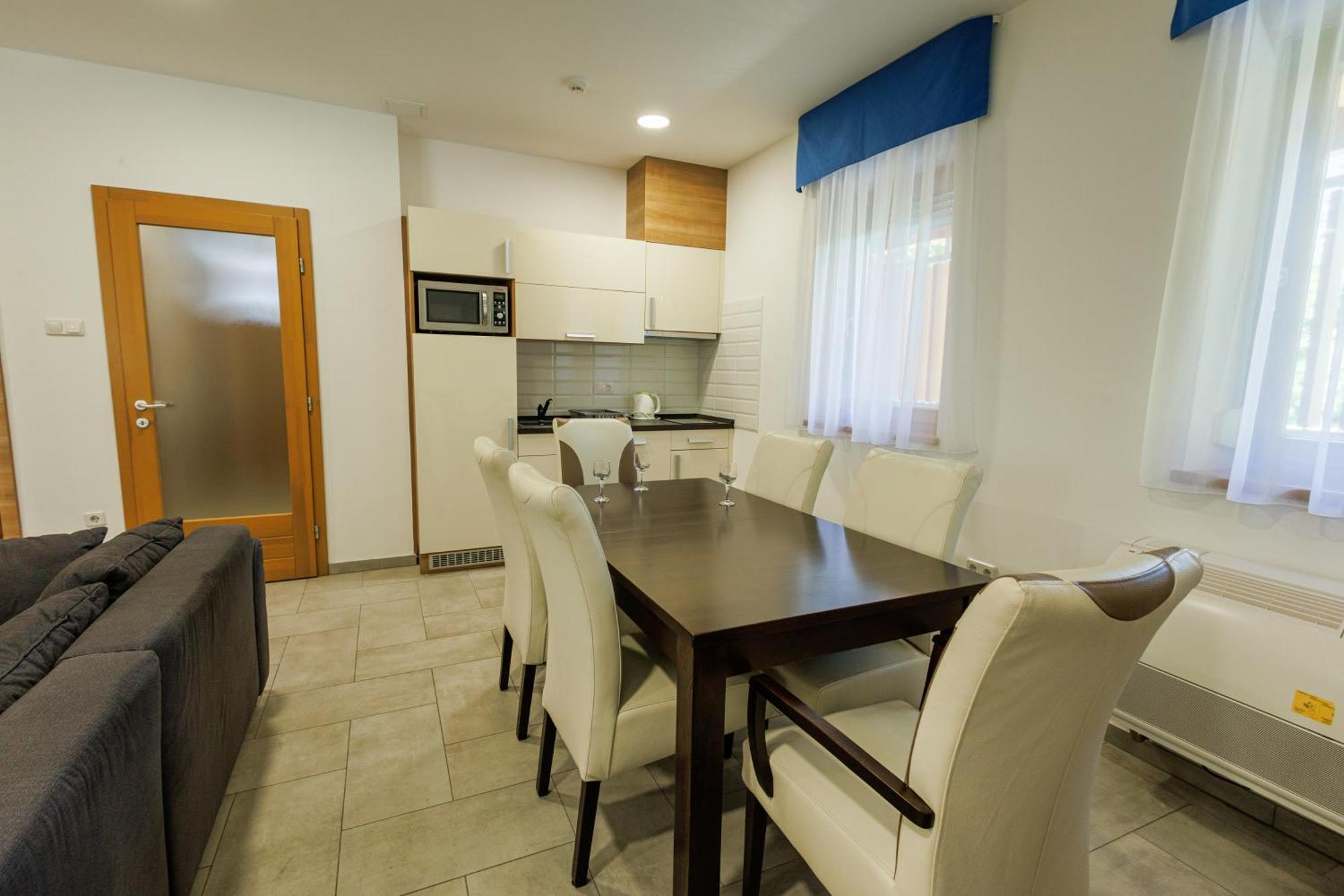 Jacht Apartmanok バラトンフレド エクステリア 写真