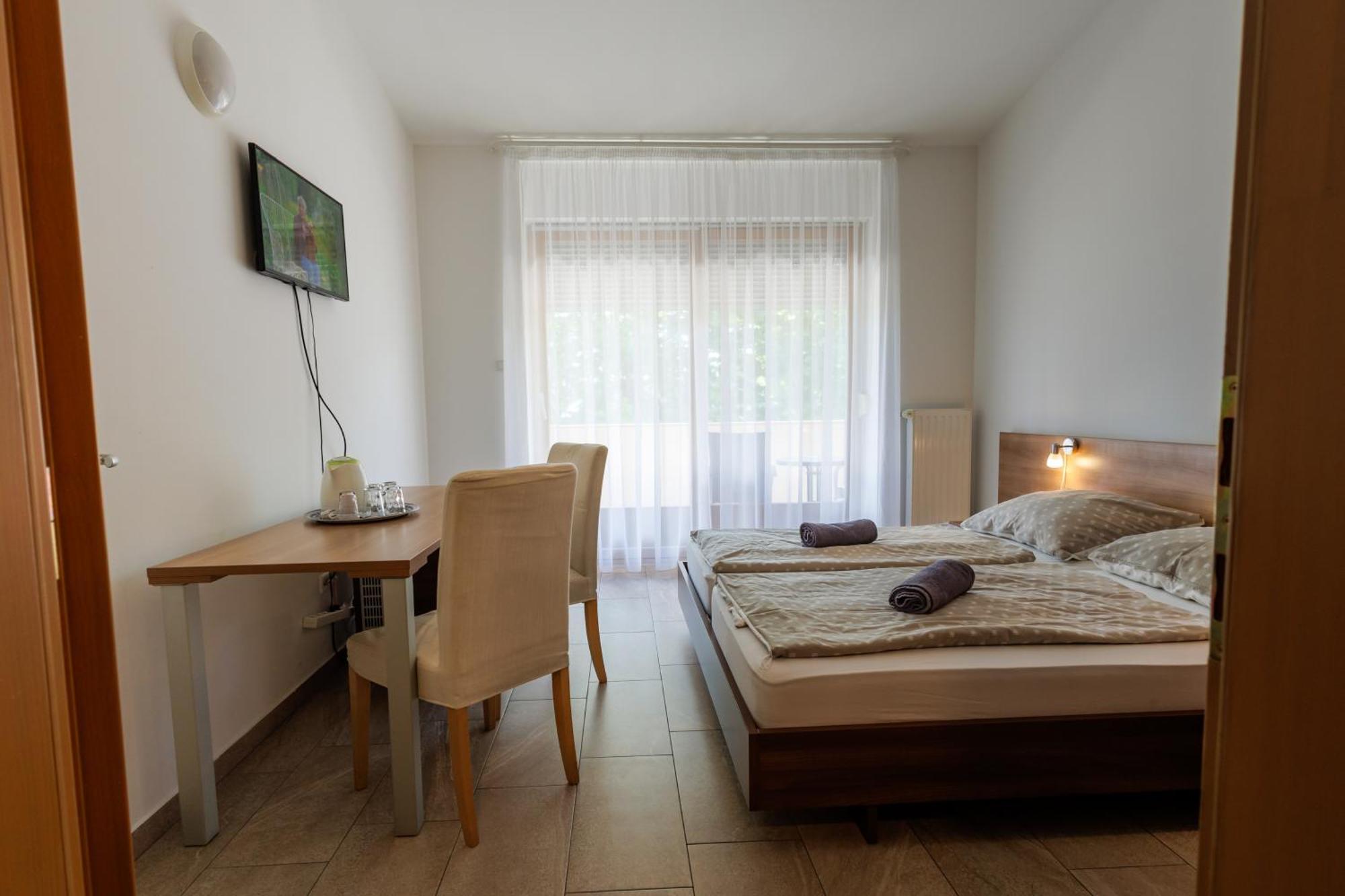 Jacht Apartmanok バラトンフレド エクステリア 写真