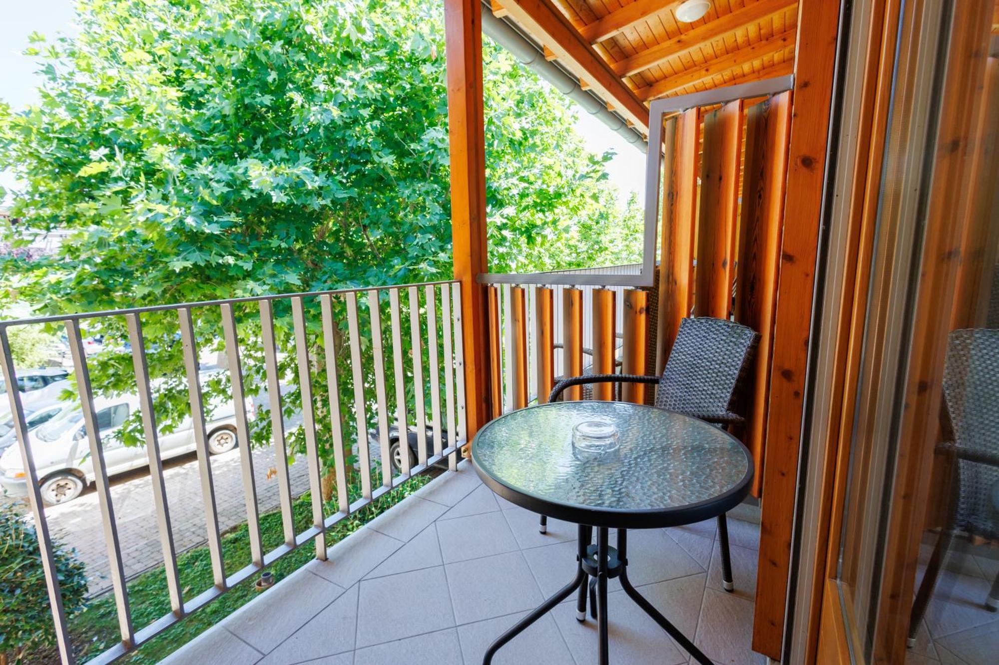 Jacht Apartmanok バラトンフレド エクステリア 写真